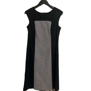 EUC Women's Chico's Dress Size 6 Black and White